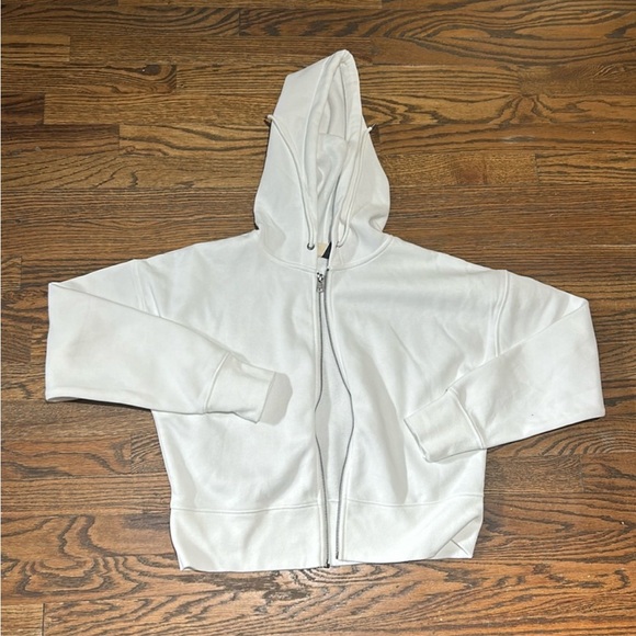 Tops - Women's White Zip-Up Hoodie